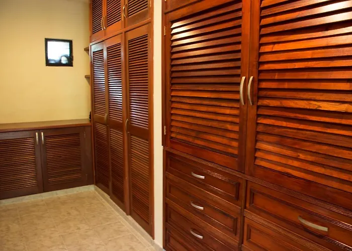 Oasis Boutique 3*